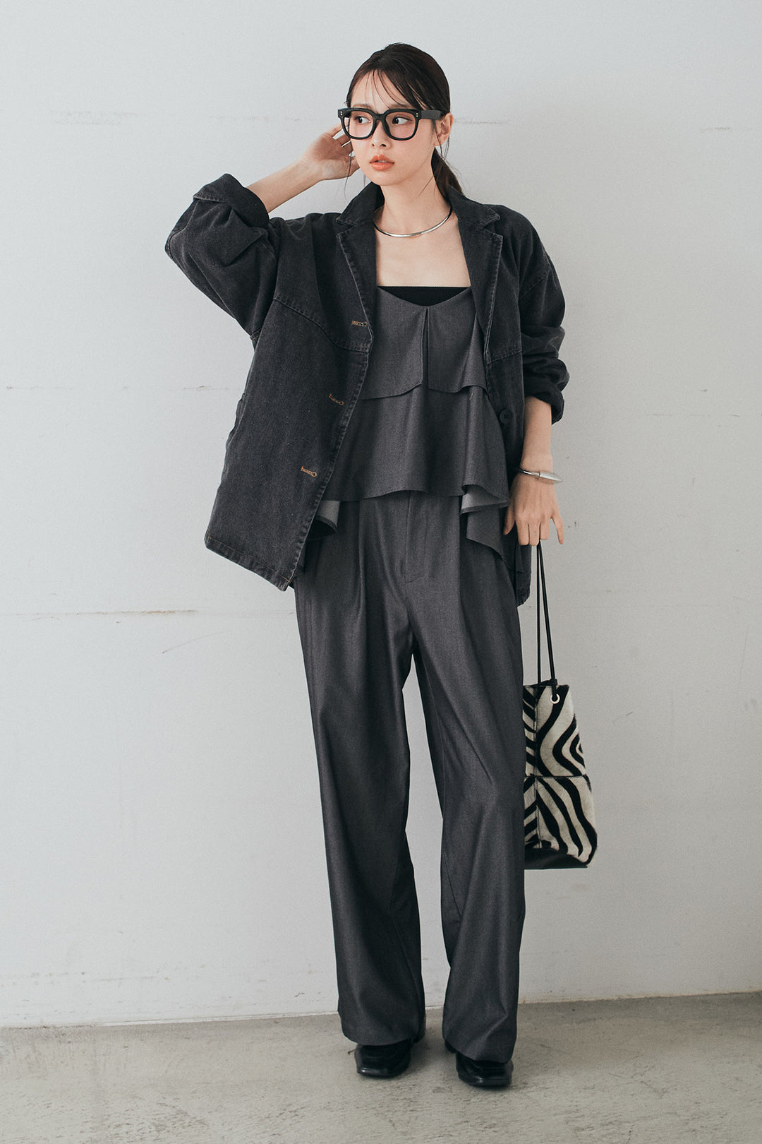 [SET]オーバーデニムジャケット+デニムライクツイルタックパンツ+デニムライクツイルティアードキャミソール(3set)