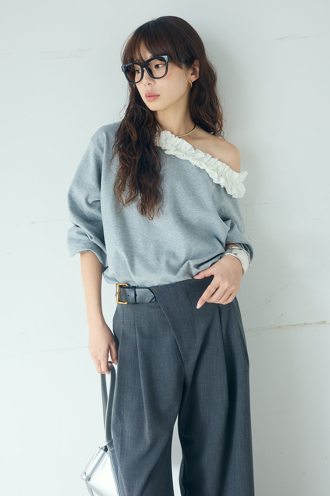 [SET]ネックギャザーフリルスウェット+サイドベルトタック入りスラックス(2set)