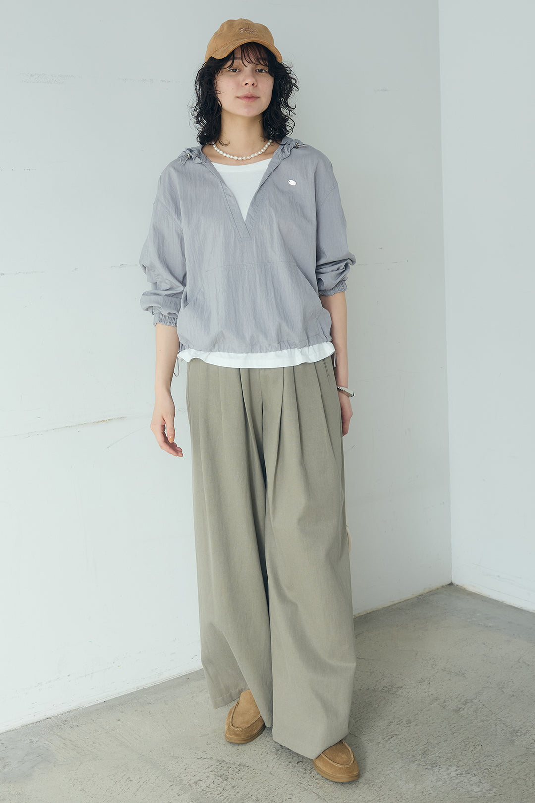 [SET]レイヤードデザインフーディートップス+サイド調整ベルトタックパンツ(2set)