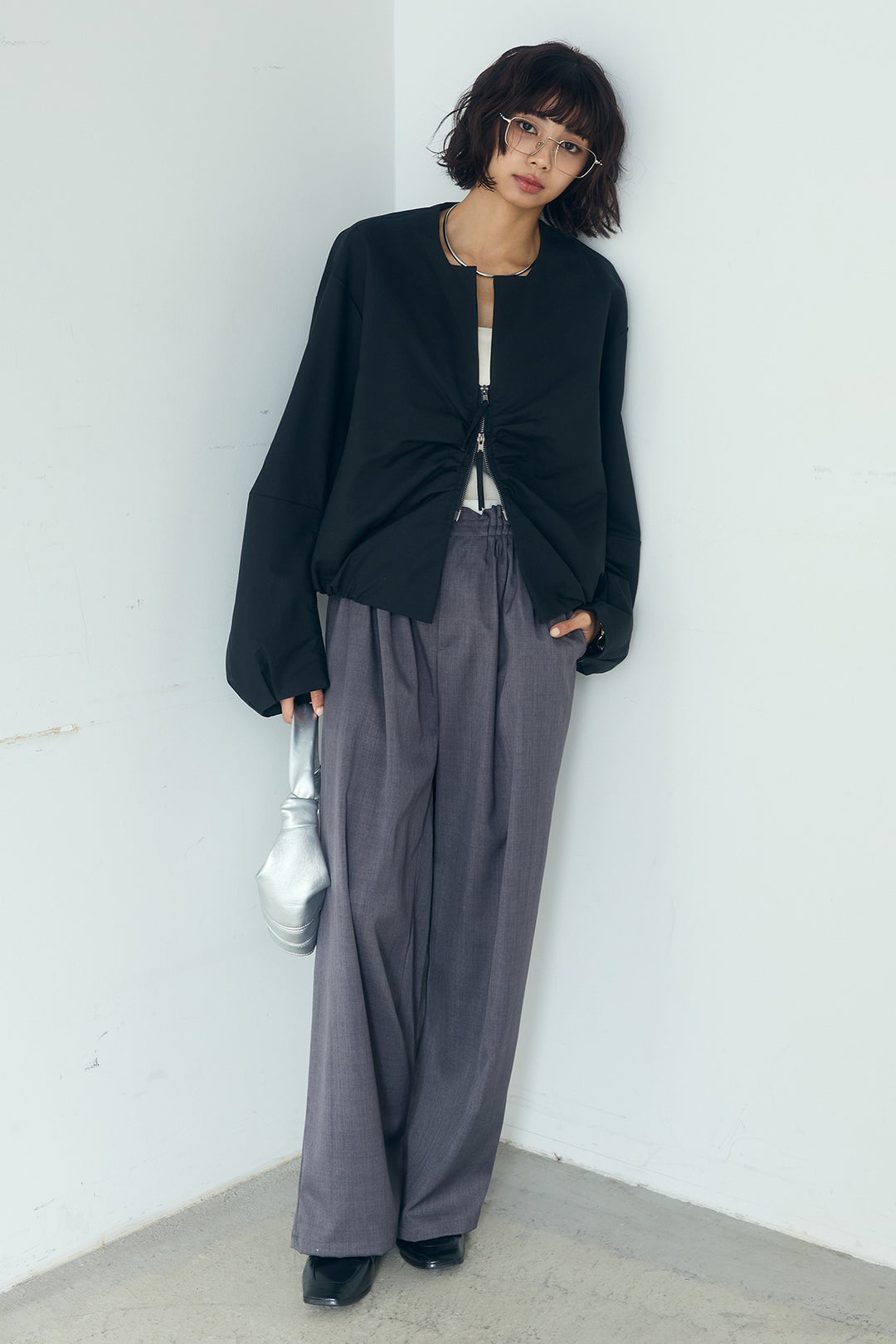 [SET]ノーカラーフロントギャザージップアウター+ツイルメニータックパンツ(2set)