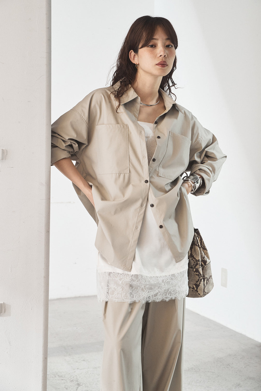 [SET]ウォッシャブルエコレザービックカフスシャツ+ウォッシャブルエコレザータックパンツ(2set)