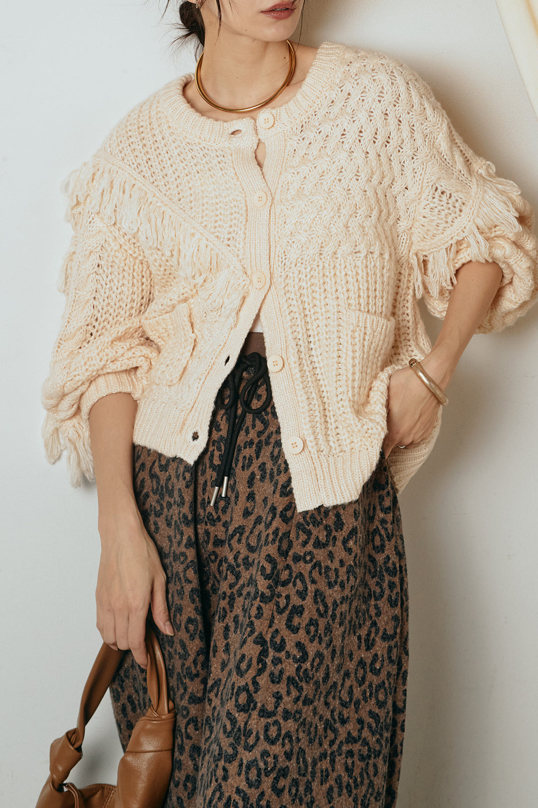 [SET]ランダムフリンジニットカーディガン+リラックスレオパード柄ワイドパンツ(2set)