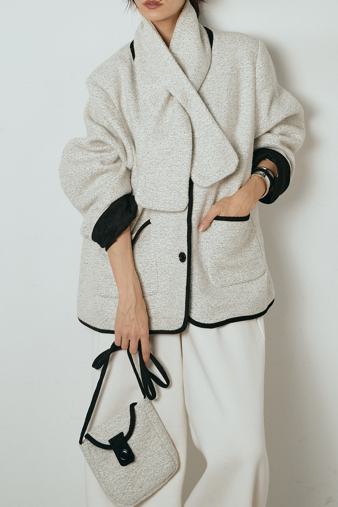 [SET]ノーカラーマフラーバッグ付きアウター+裏起毛スウェットワイドパンツ(2set)