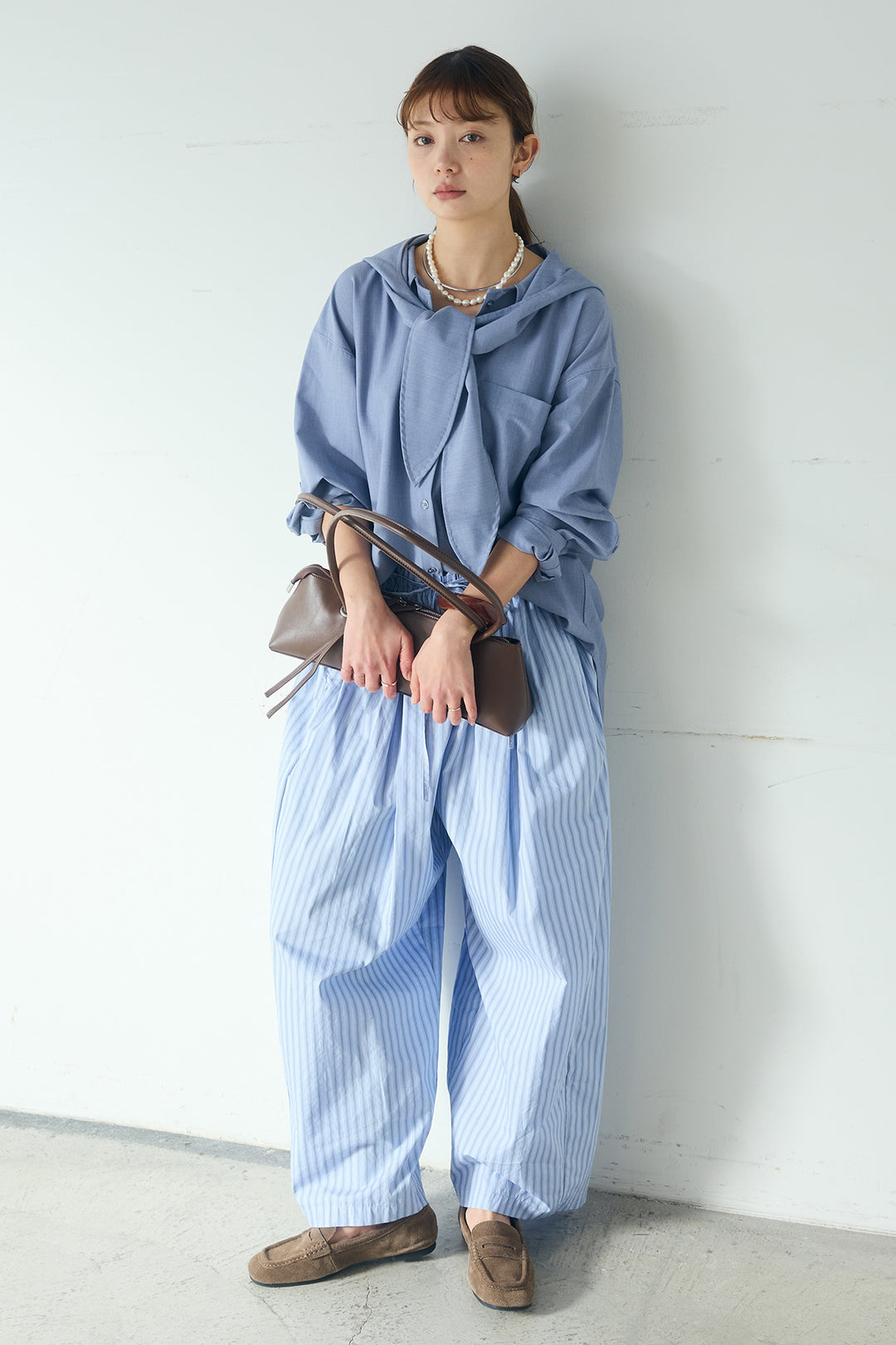 [SET]無地タイ付フーディーBIGシャツ+ランダムストライプタックギャザーパンツ(2set)