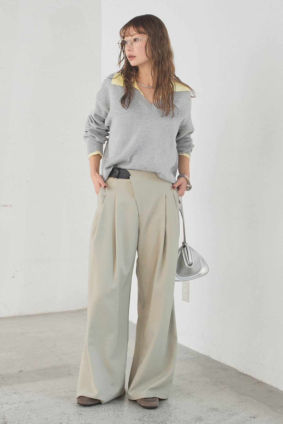 [SET]バイカラーニットレイヤード風プルオーバー+サイドベルトタック入りスラックス(2set)