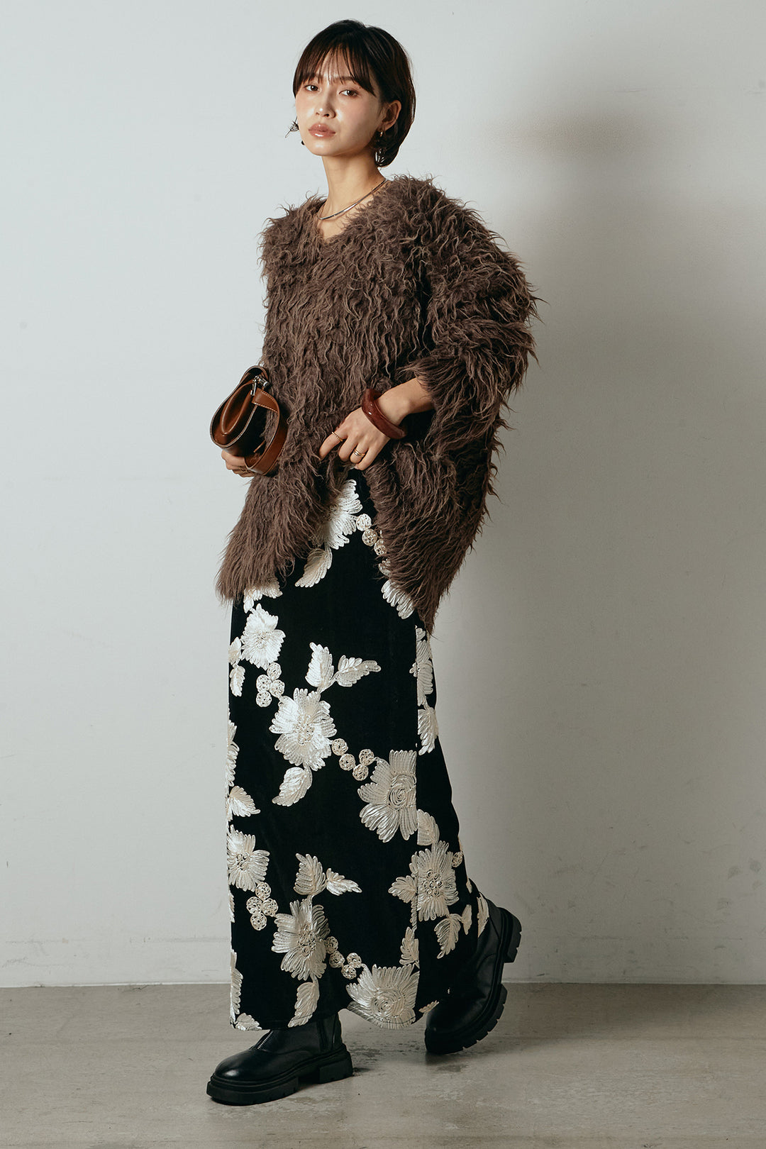 [SET]深Vネックシャギーニットトップス+フラワー刺繍ワイドスカート(2set)