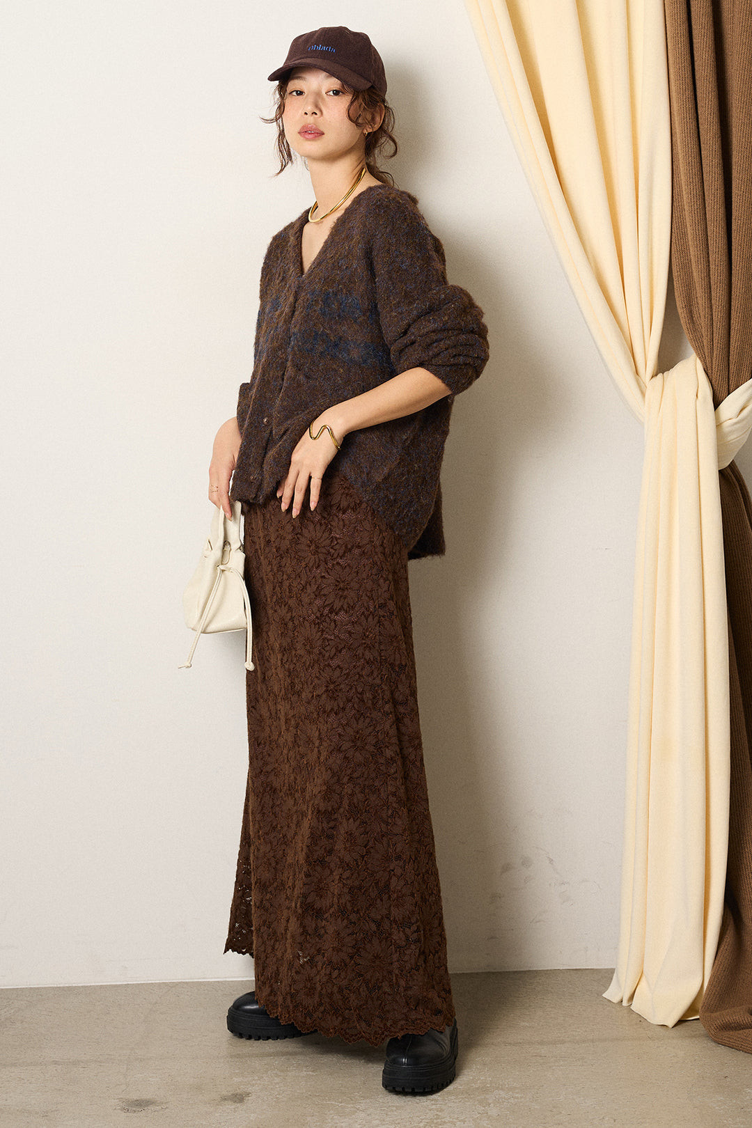 [SET]ウール混透かしロゴニットカーディガン+花柄刺繍ベロアフレアスカート(2set)