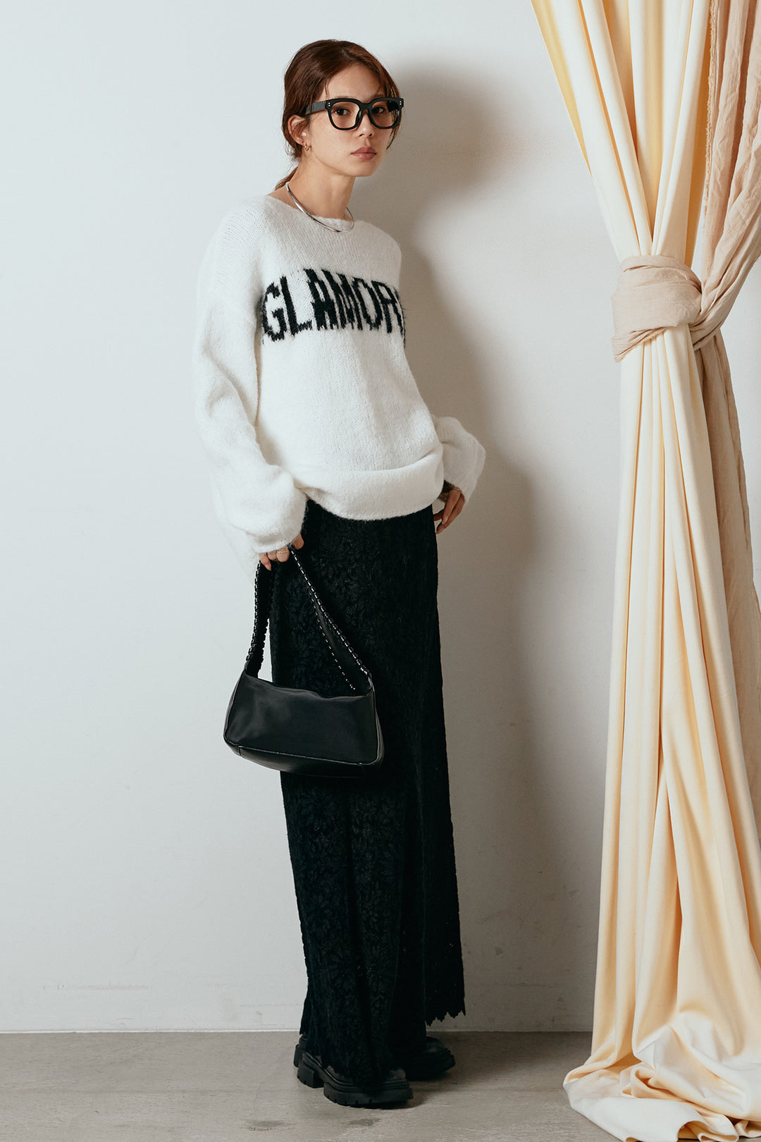 [SET]フロントロゴデザインニットトップス+花柄刺繍ベロアフレアスカート(2set)