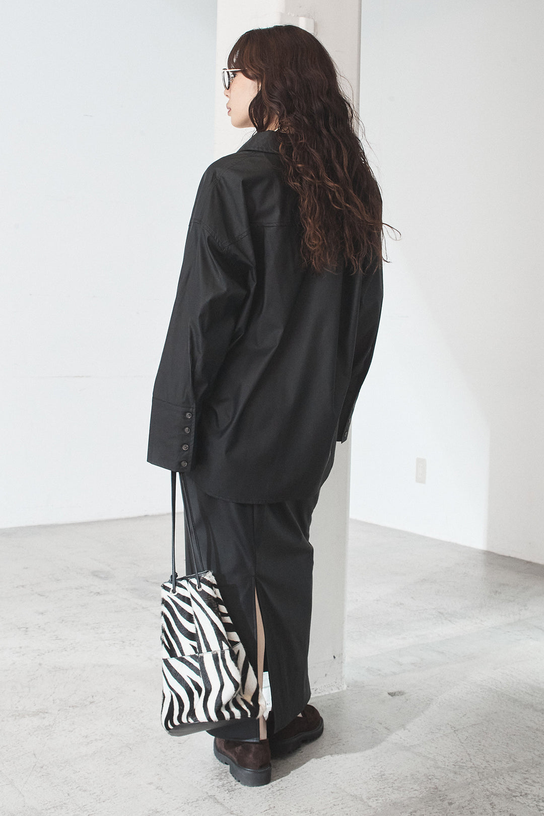 [SET]ウォッシャブルエコレザービックカフスシャツ+ウォッシャブルエコレザーナロースカート(2set)