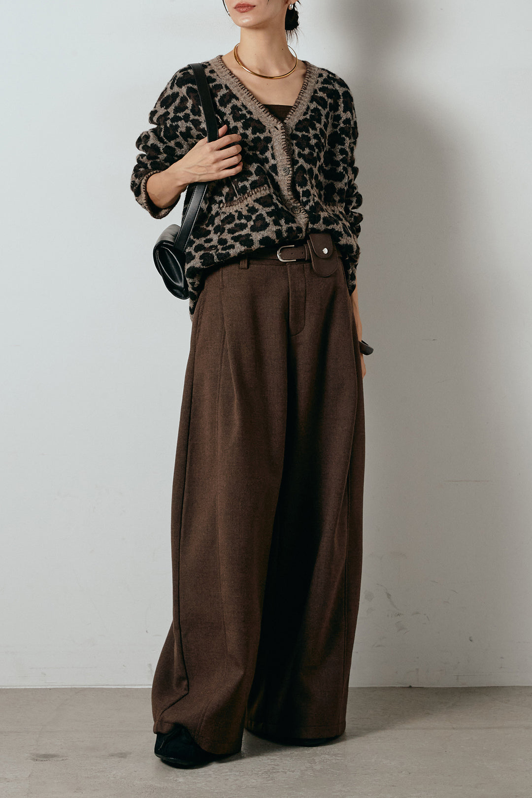 [SET]ステッチデザインレオパードニットカーディガン+ポーチベルト付きカーブパンツ(2set)