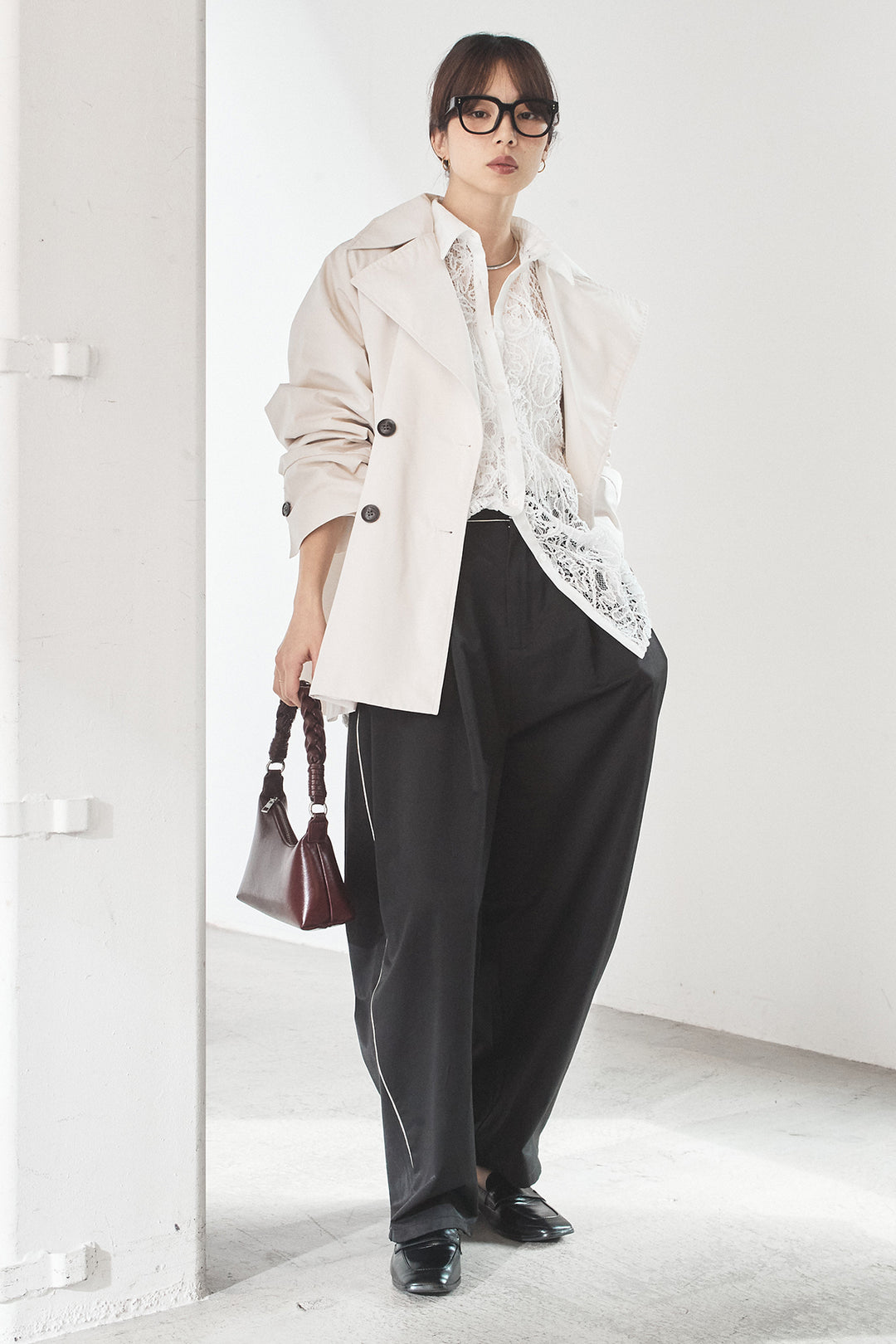 [SET]ナイロントレンチコート+合繊ツイルパイピングタックカーブパンツ+刺繍レースオーバーサイズシャツ(3set)