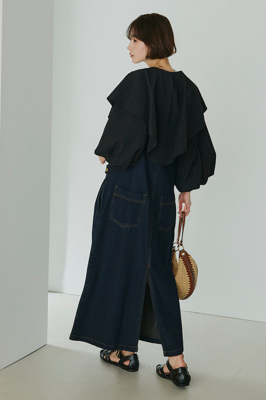 [SET]ケープカラーナイロンブラウス+配色ショルダーデニムサロペットスカート(2set)