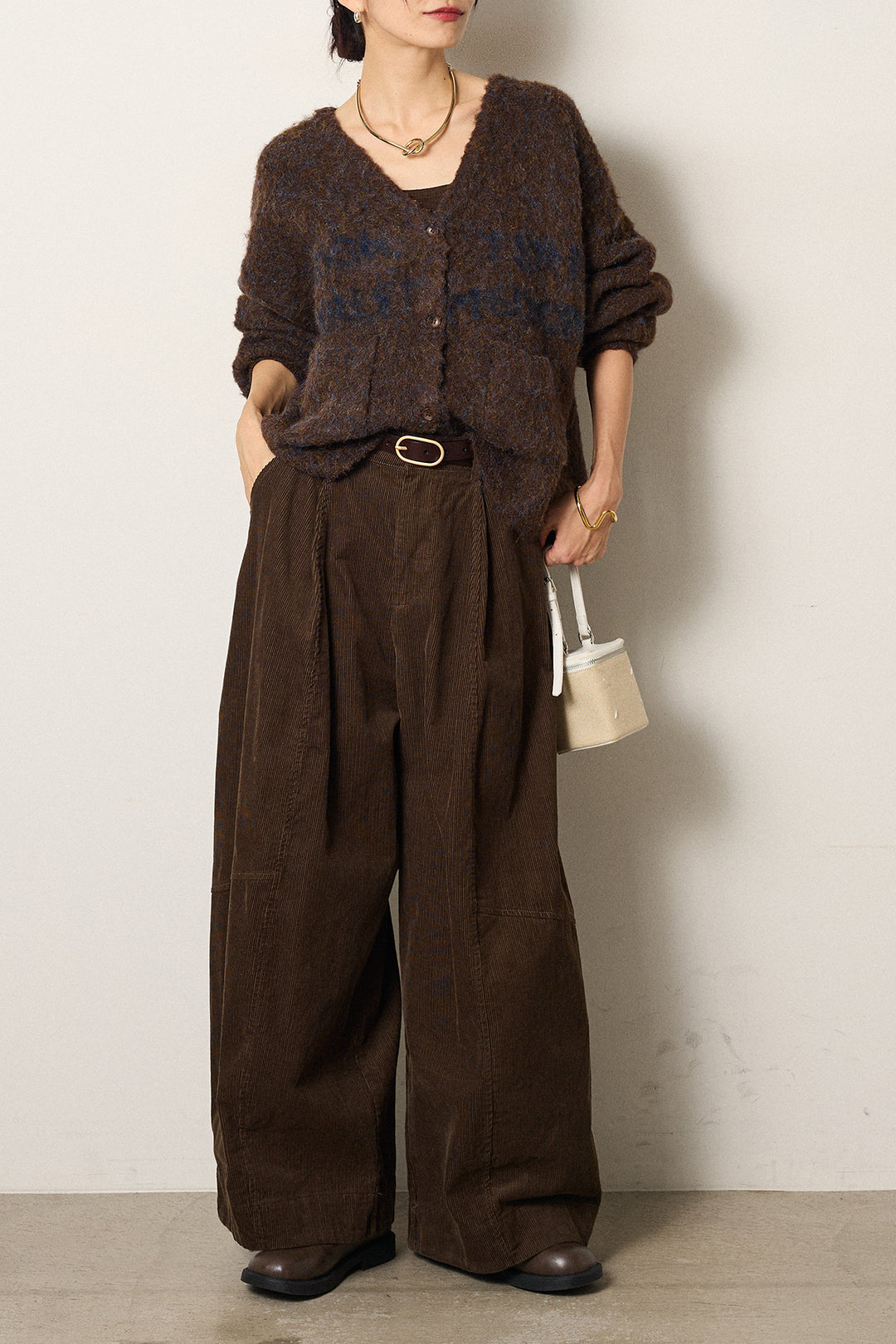 [SET]ウール混透かしロゴニットカーディガン+タック入りコーデュロイワイドパンツ(2set)