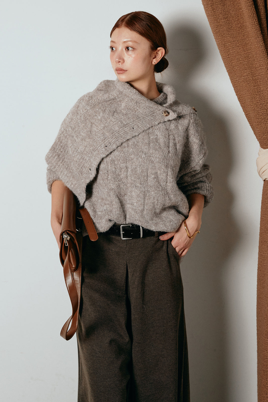 [SET]ケープデザインケーブルニットトップス+ベルト付きフロントタックデザインパンツ(2set)