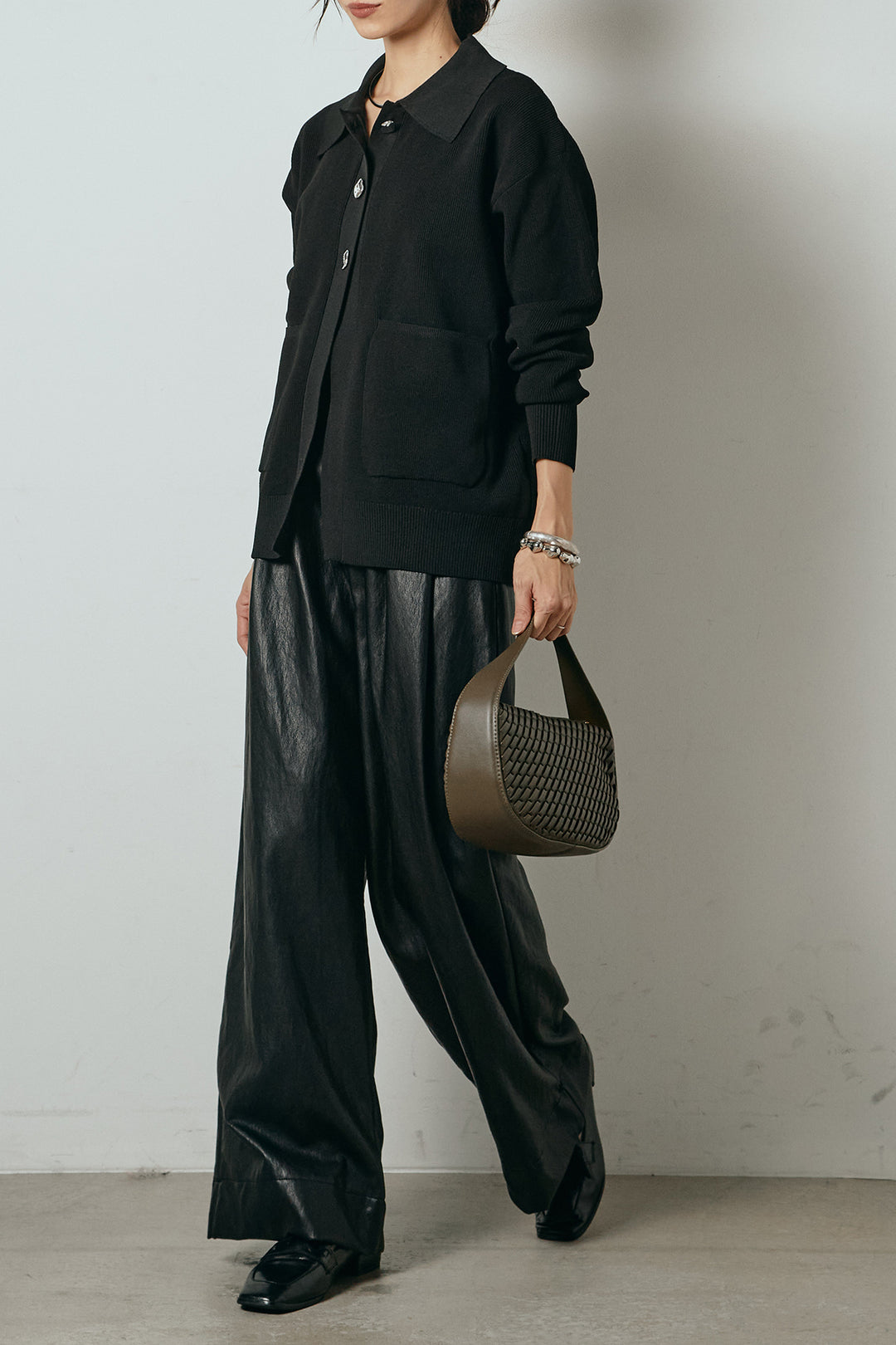 [SET]メタル釦衿付きニットカーディガン+ベルト付きレザーライクタックパンツ(2set)