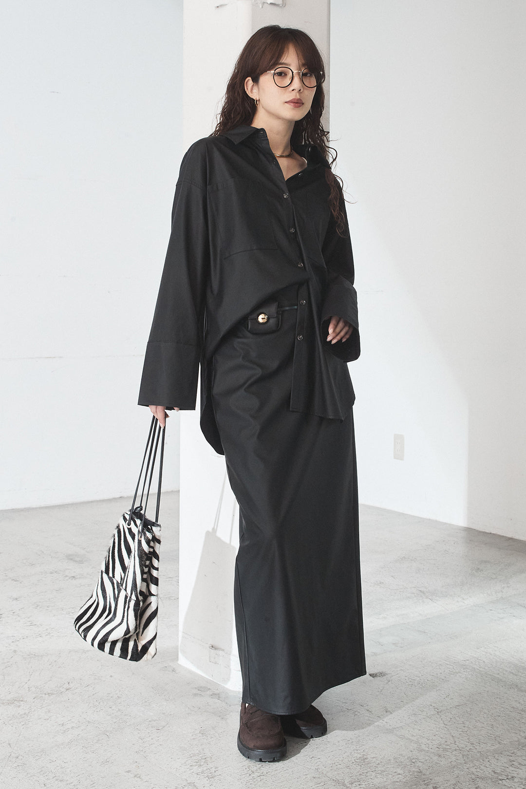 [SET]ウォッシャブルエコレザービックカフスシャツ+ウォッシャブルエコレザーナロースカート(2set)