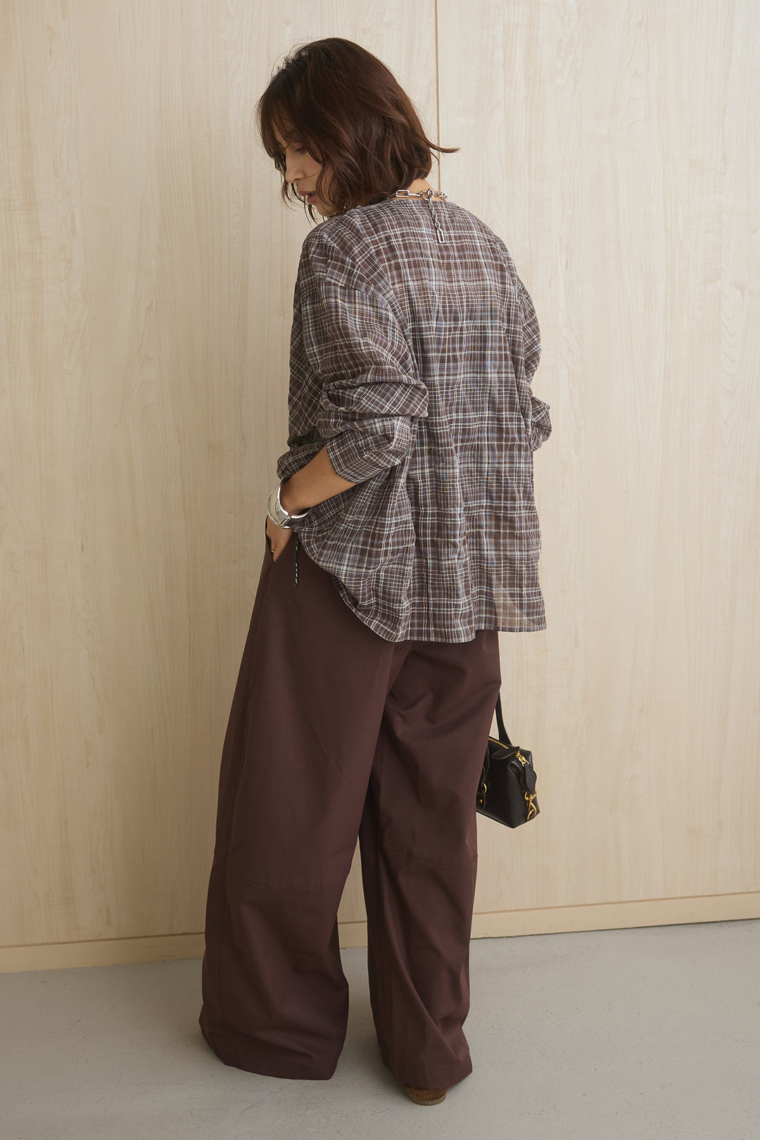 [SET]ネック紐付きワッシャーチェックブラウス+ダブルスキニーベルト付きカーブパンツ(2set)