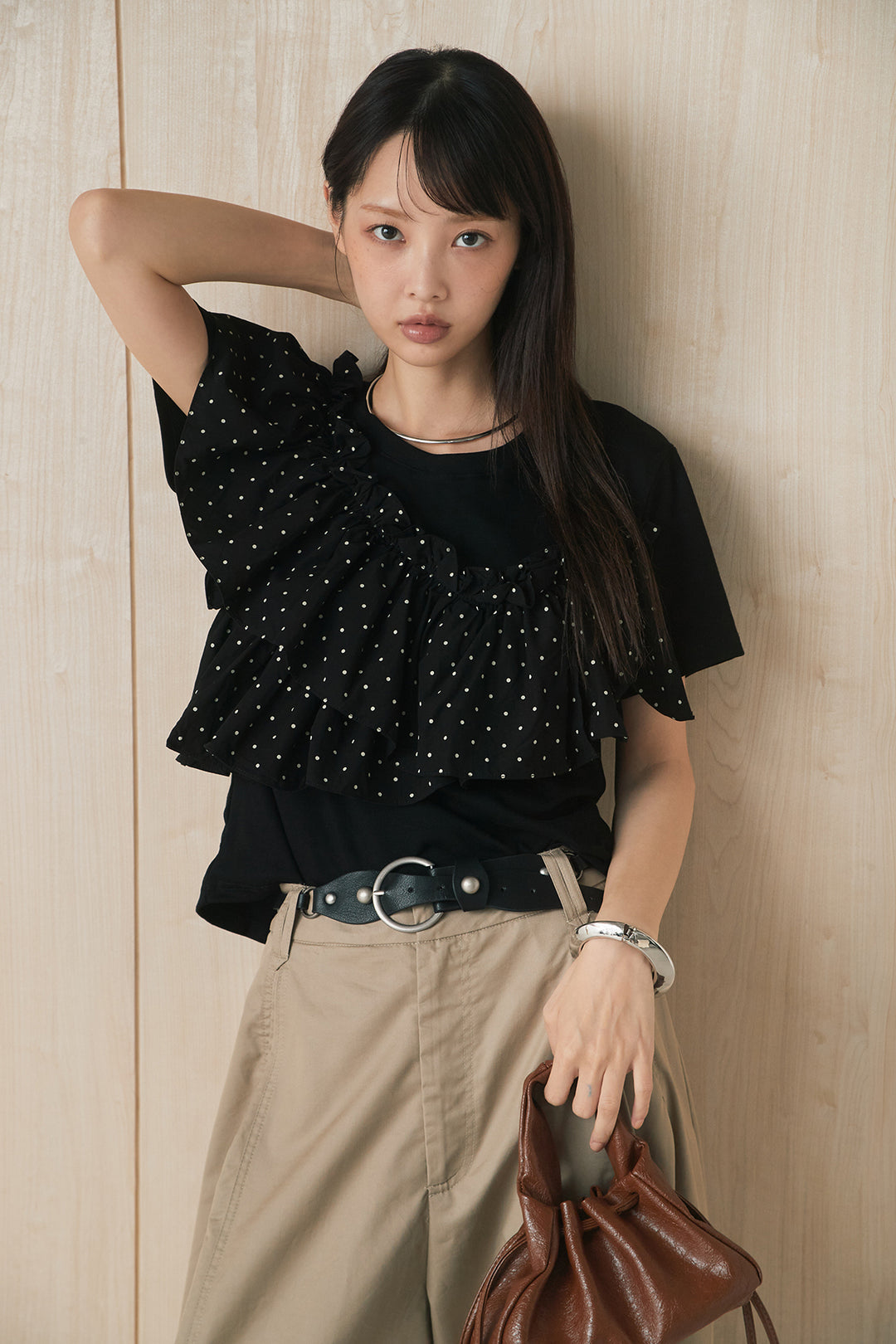 [SET]ドットアシメフリルデザインTシャツ+サークルバックルベルト付きタックワイドパンツ(2set)