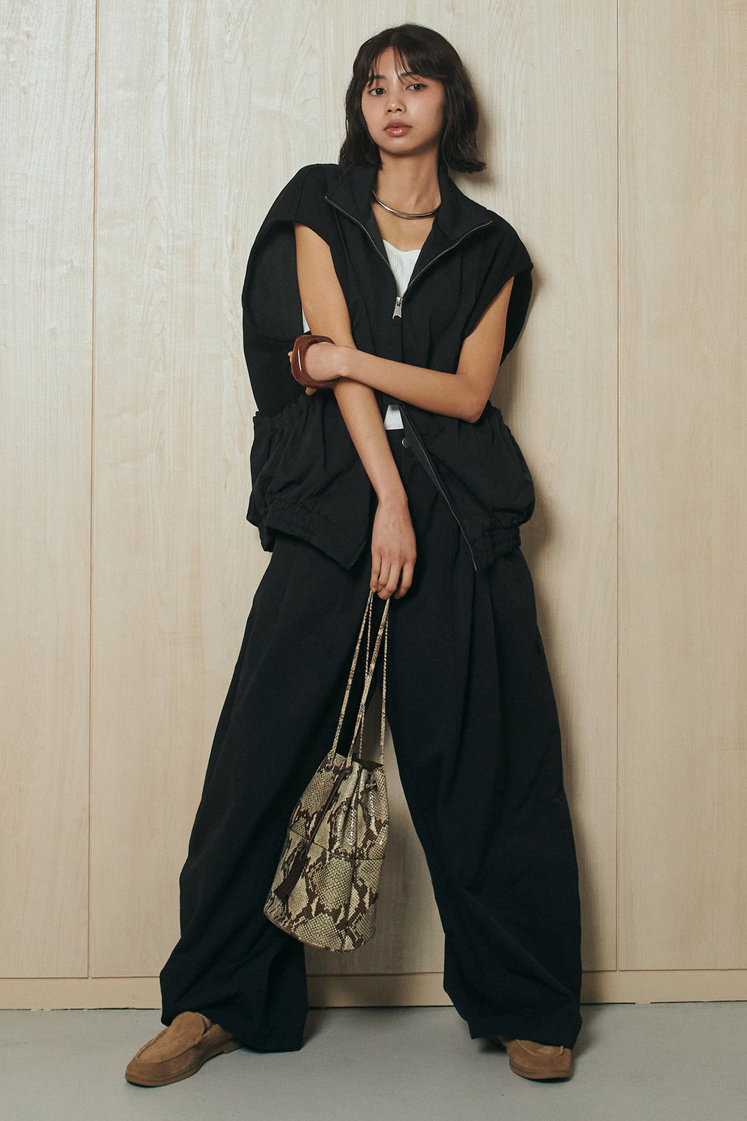 [SET]ショルダー切替スタンドネックジップベスト+コットンポリツータックセンターシームカーブパンツ(2set)