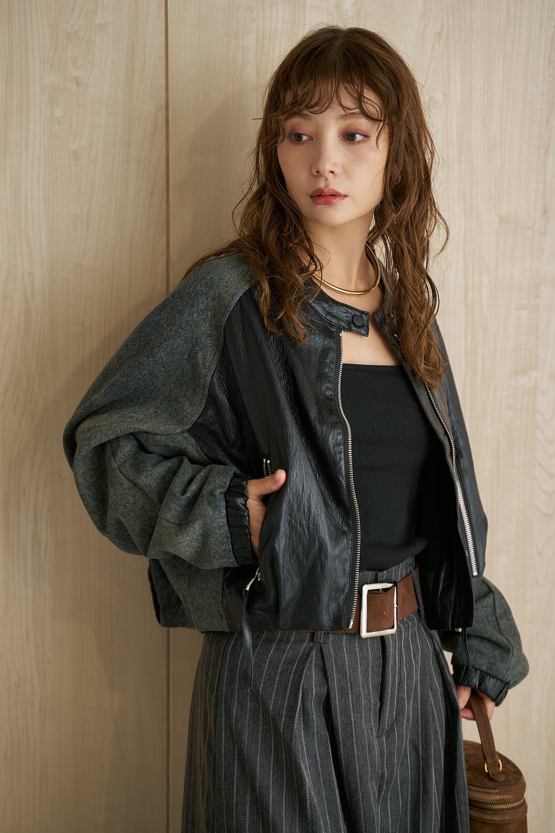 [SET]エコレザーデニムコンビブルゾン+太ベルト付きピンストライプワイドパンツ(2set)