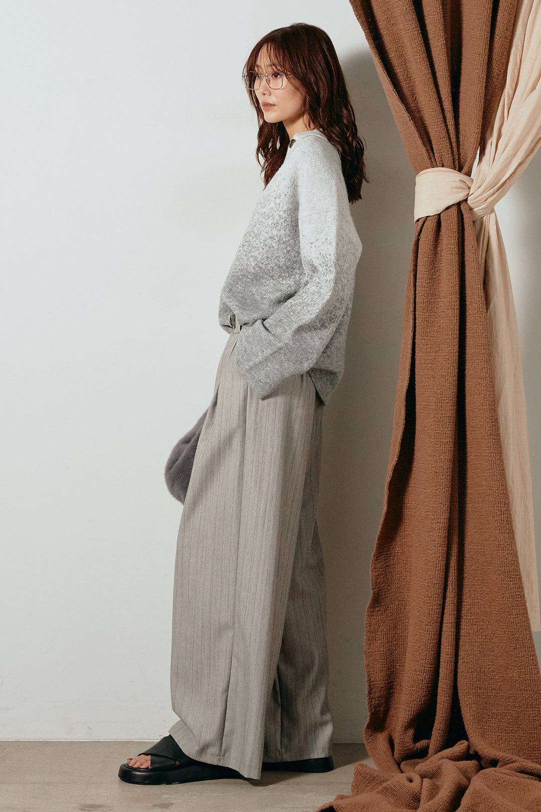 [SET]グラデーションラメニットキーネックプルオーバー+ストライプヘリンボーンパンツ(2set)