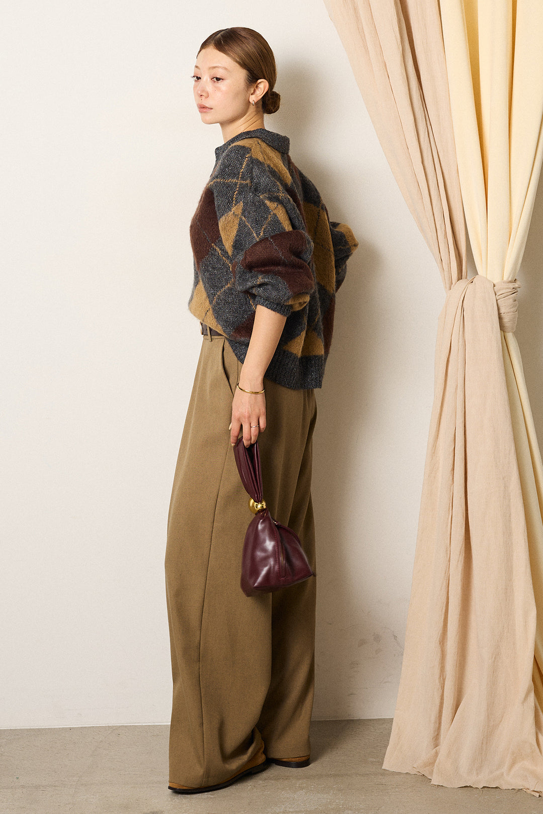 [SET]アクリルモヘアアーガイルキーネックプルオーバー+フロントワイドタックネップ入ワイドパンツ(2set)