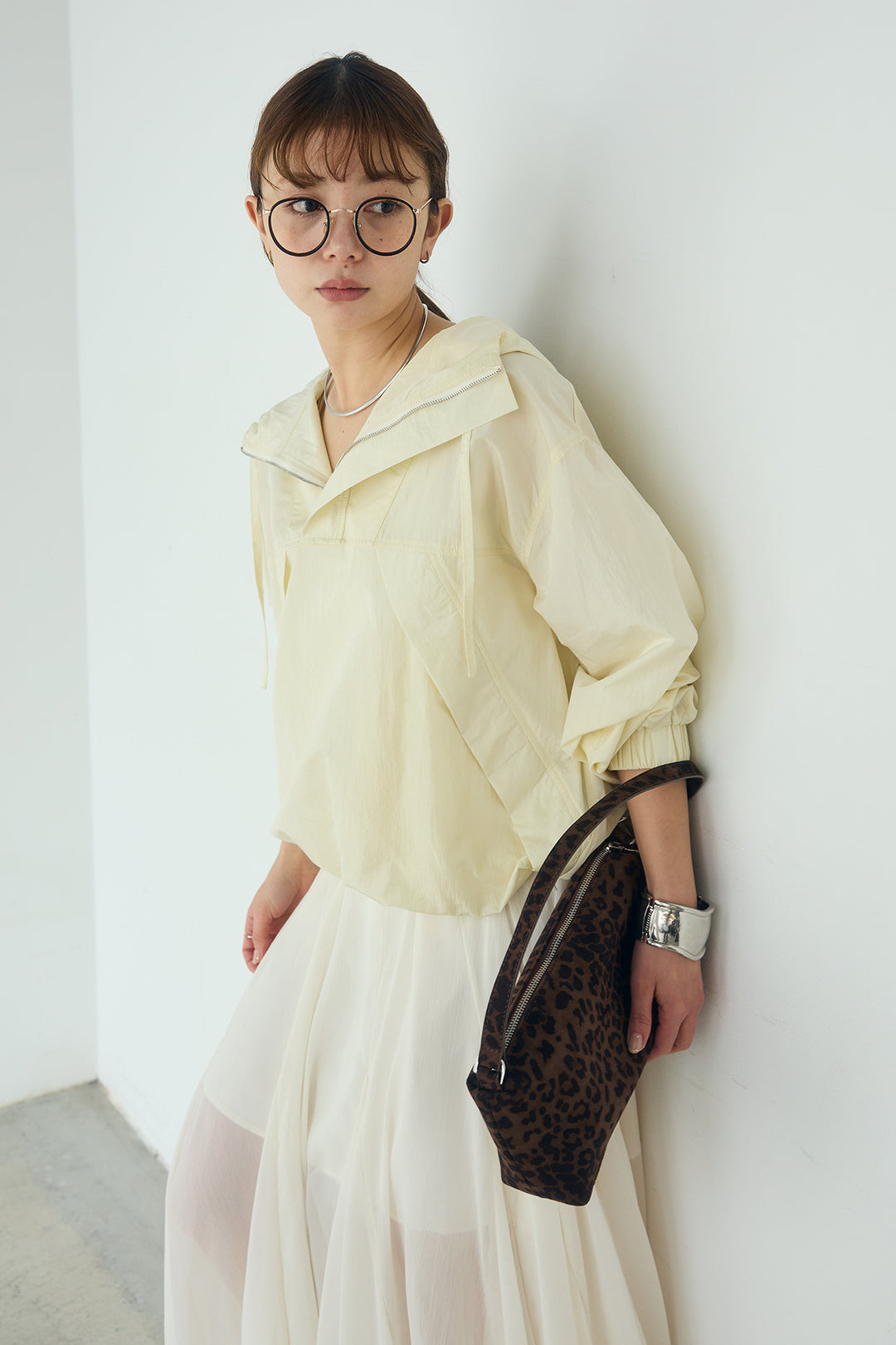 [SET]ナイロンフーディーブルゾンアウター+シアーフリルキャミワンピース(2set)