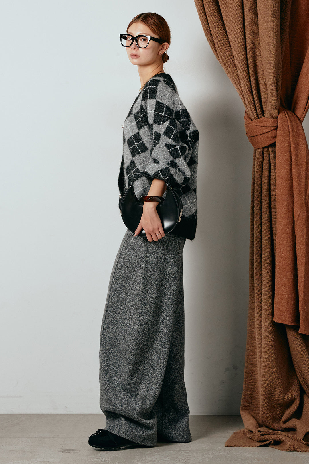 [SET]オーバーサイズ総柄Vネックニットカーディガン+杢ニットフレアパンツ(2set)