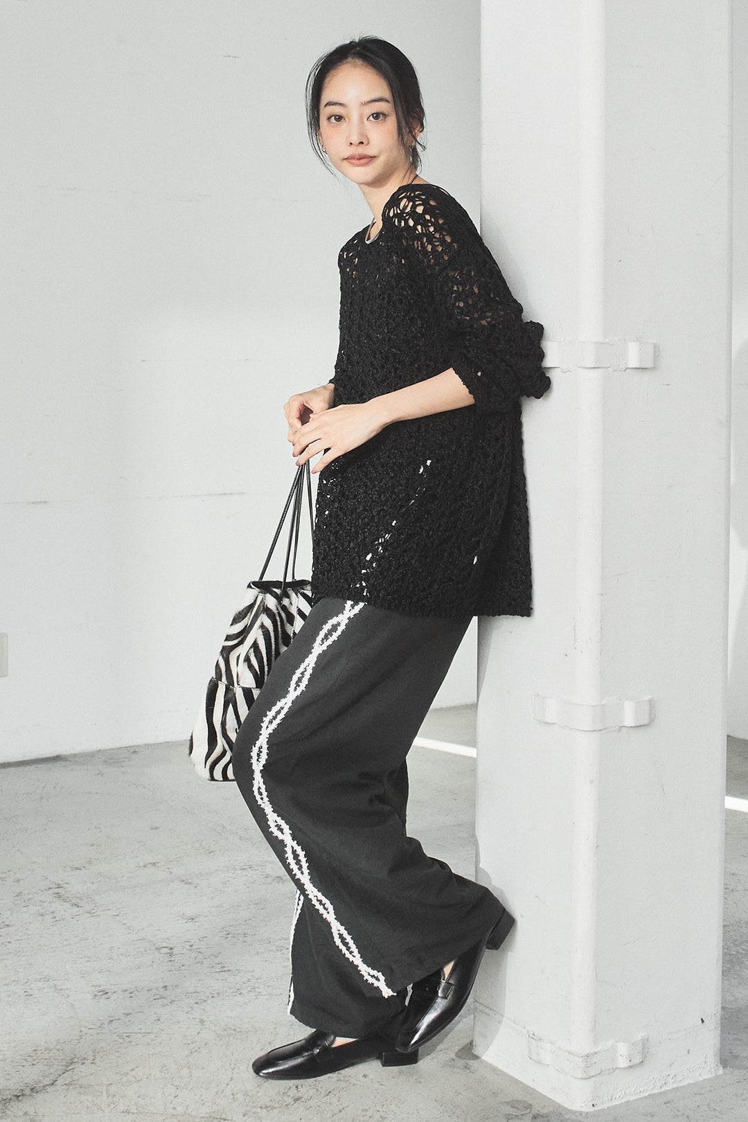 [SET]リラックスメッシュニットトップス+刺繡テープラインパンツ(2set)