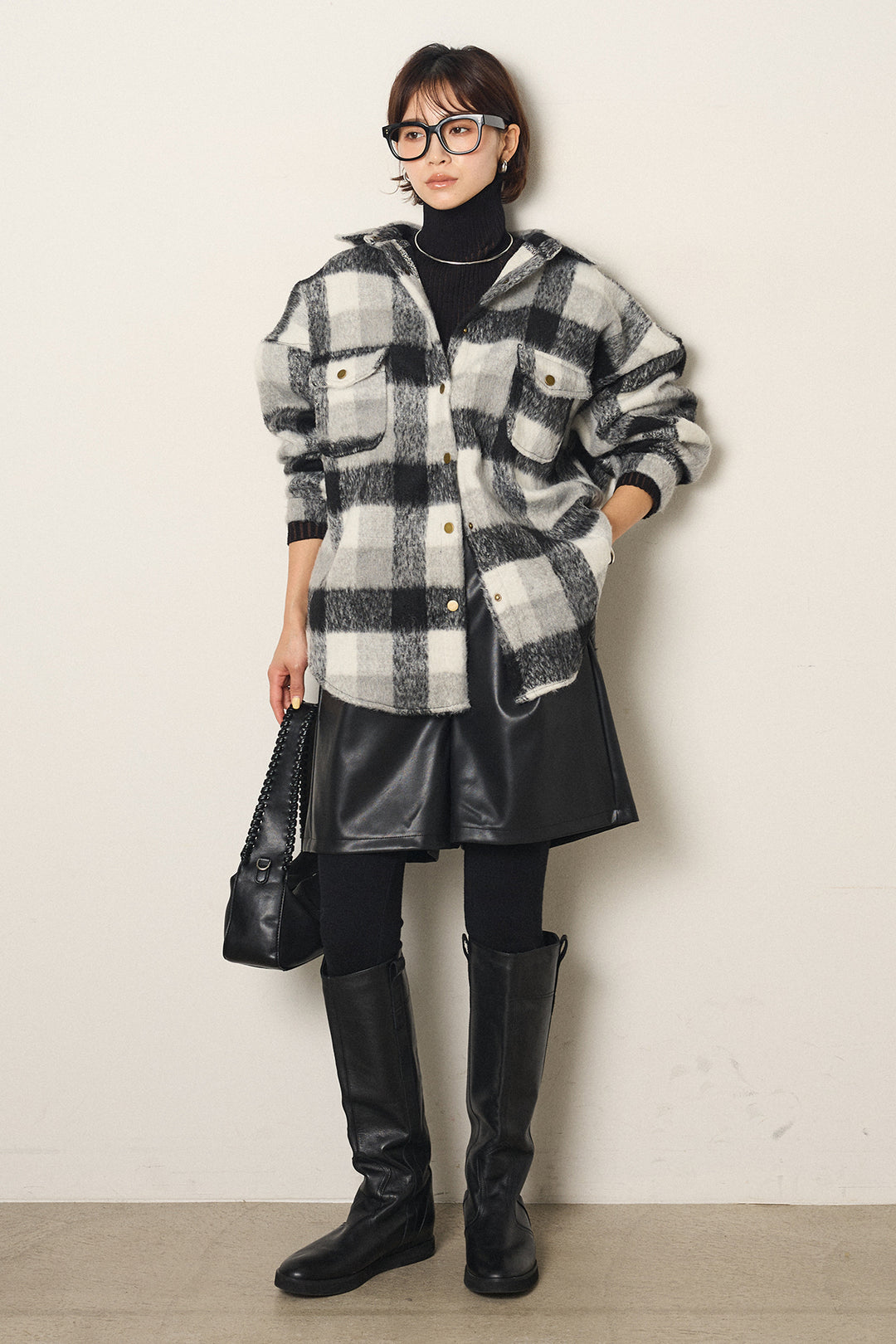[SET]起毛チェック柄ポケットアウター+ストレッチエコレザーバミューダパンツ+リブニットシームレスタートルプルオーバー(3set)
