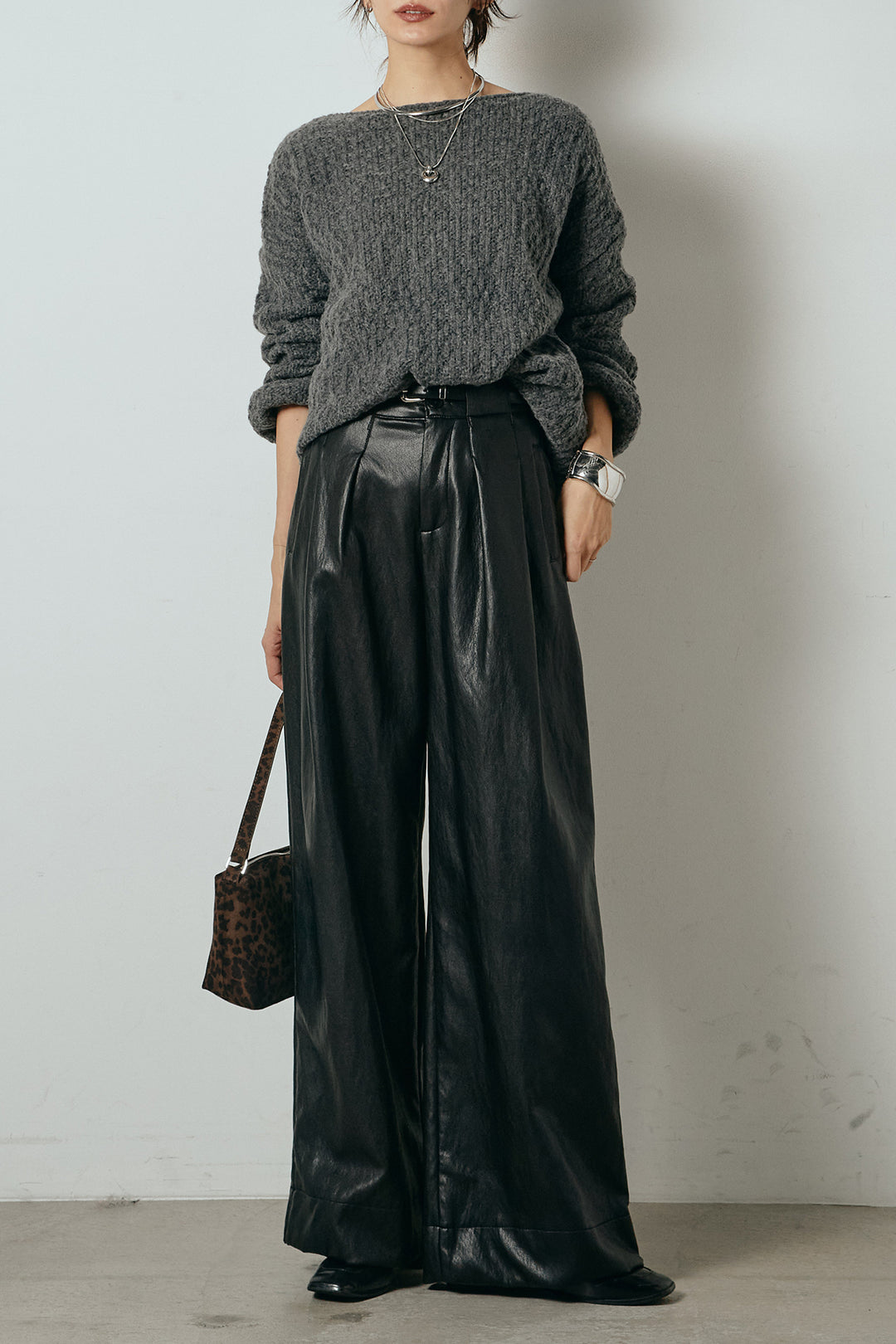 [SET]ボリューム編みニットプルオーバー+ベルト付きレザーライクタックパンツ(2set)