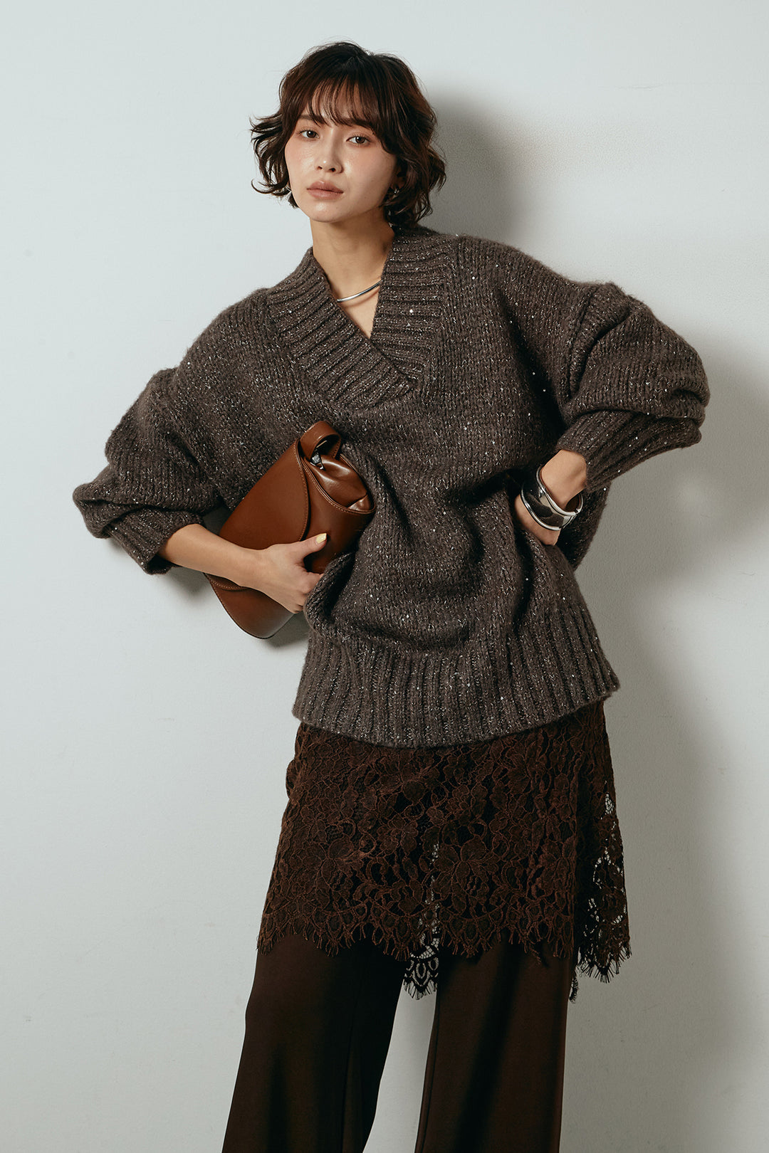 [SET]Vネックラメニットトップス+レース刺繍レイヤードフレアパンツ(2set)