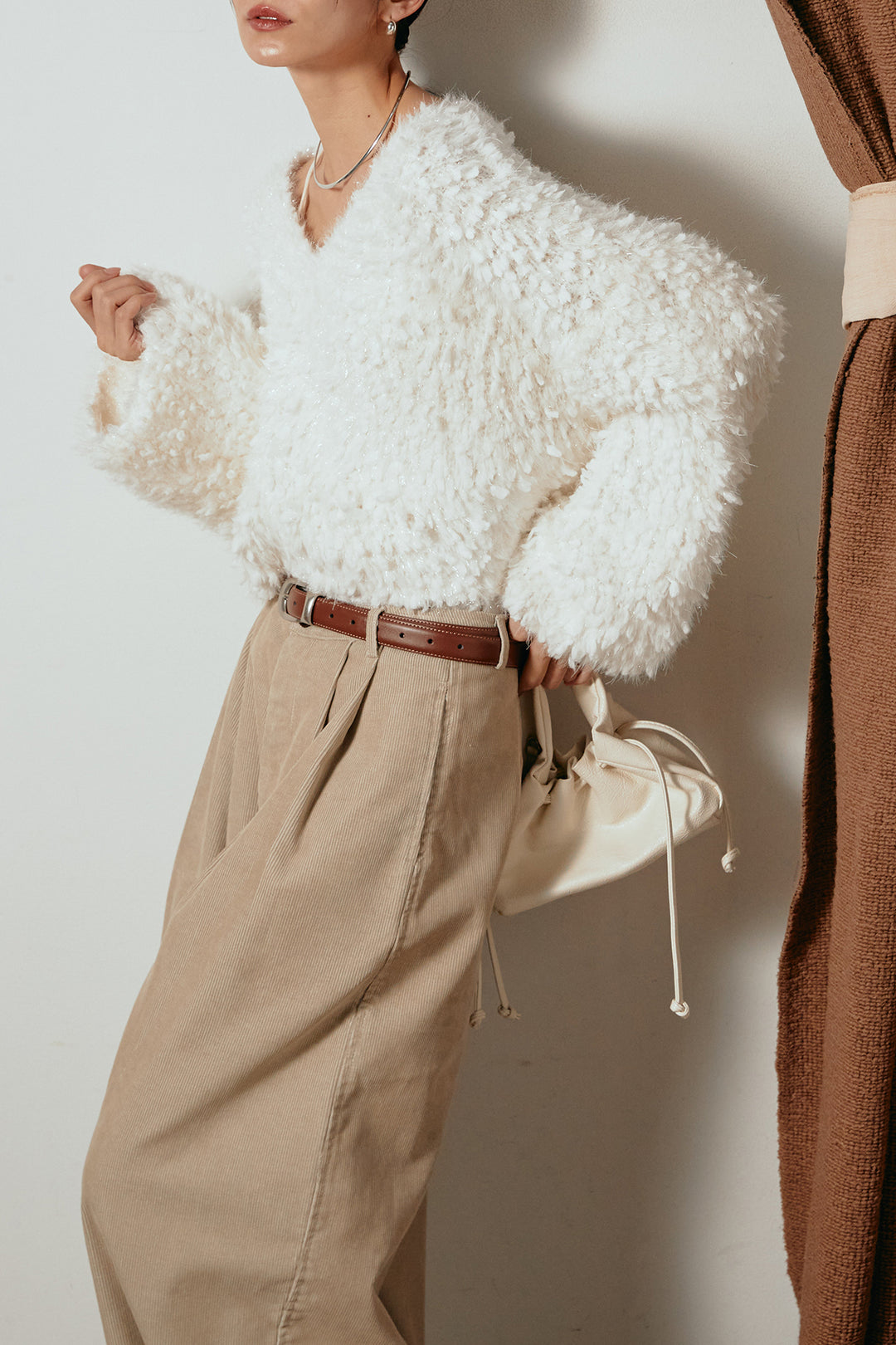 [SET]深Vネックチョウチョヤーンニットトップス+フロントタック入りコーデュロイパンツ(2set)