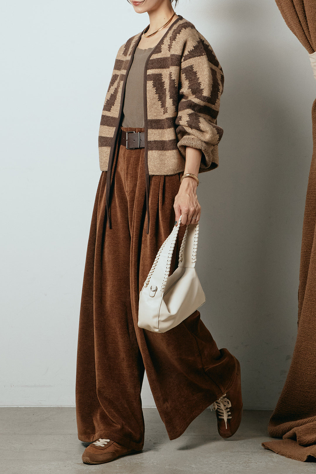 [SET]ノーカラー幾何学模様アウター+ベルトループコーデュロイワイドパンツ(2set)