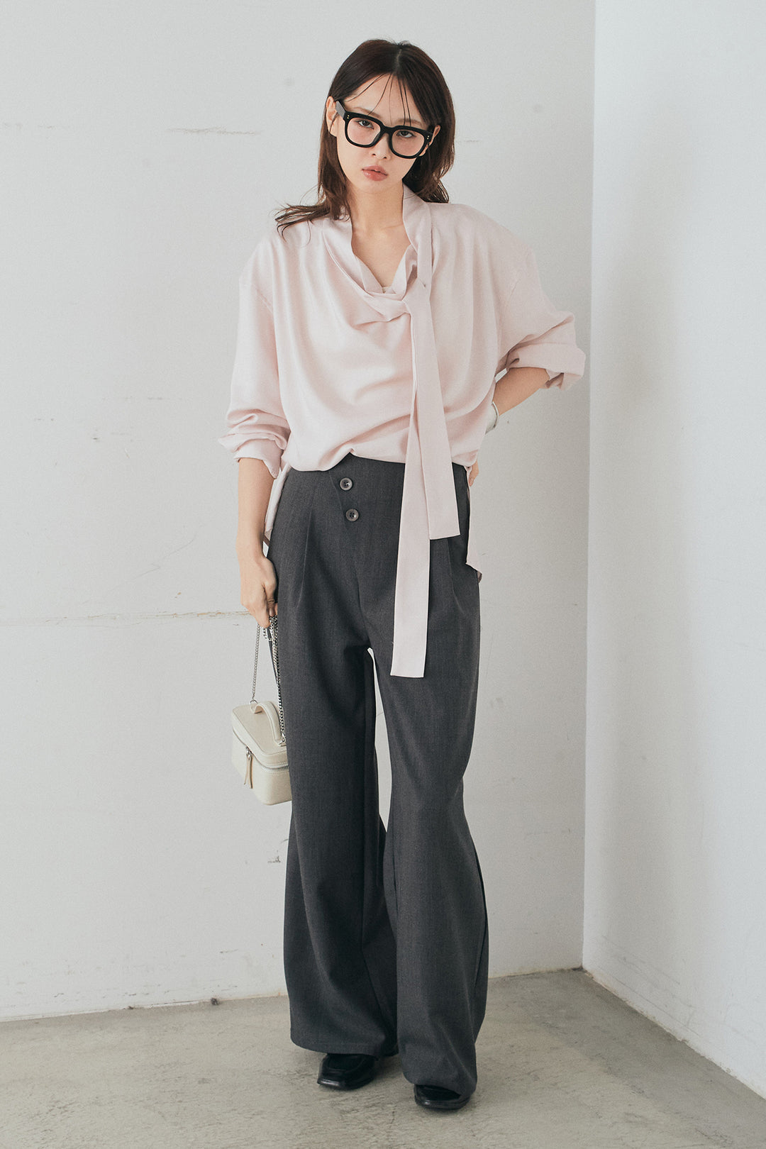 [SET]ニュアンスボータイブラウス+斜めボタンタック入りスラックス(2set)