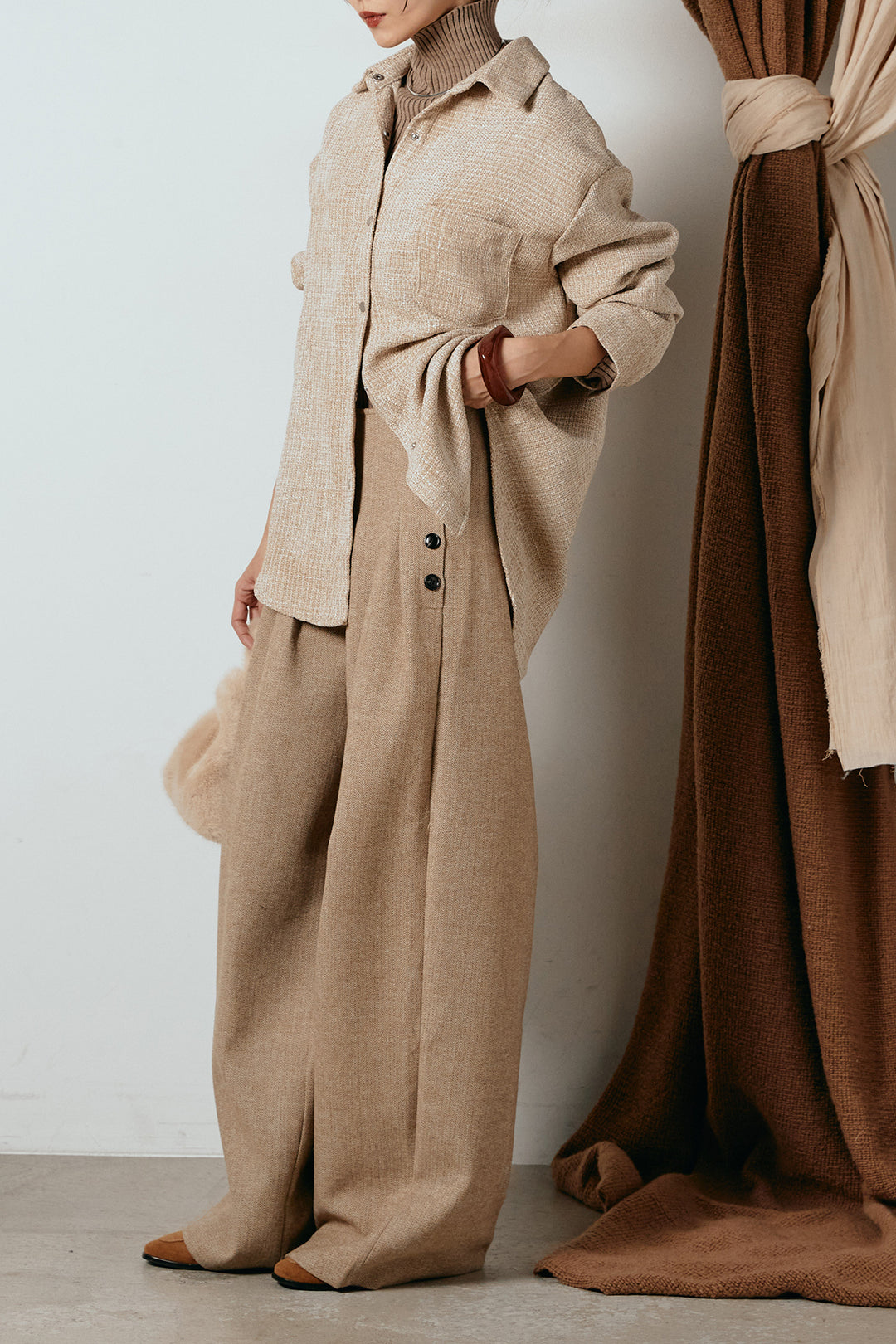 [SET]ルーズクラッシュツイルシャツ+リブニットシームレスタートルプルオーバー+サイドボタンツイードタックパンツ(3set)