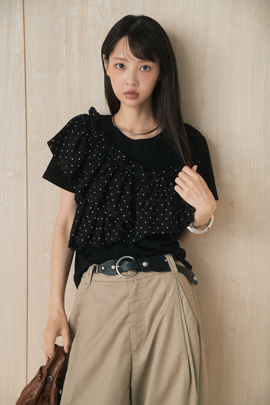 [SET]ドットアシメフリルデザインTシャツ+サークルバックルベルト付きタックワイドパンツ(2set)