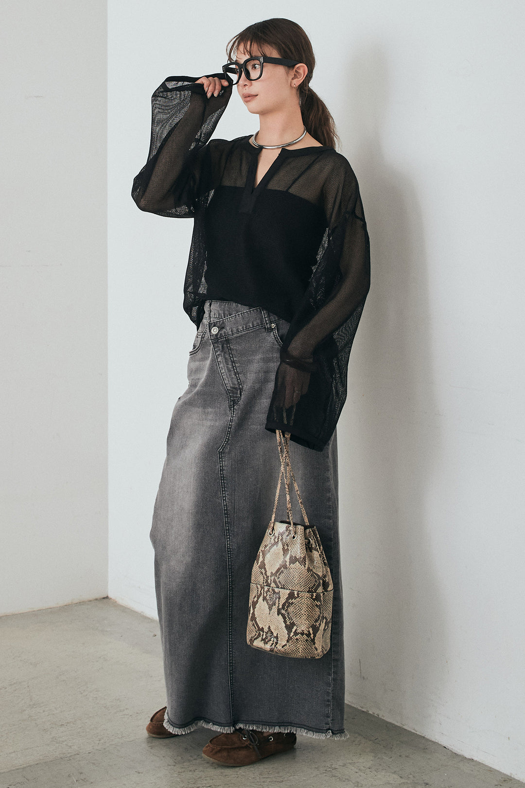 [SET]メッシュカットソースキッパープルオーバー+ウエストクロスデニムタイトスカート(2set)