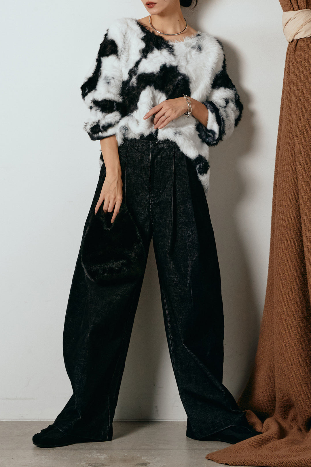 [SET]タイダイ柄シャギーニットトップス+フロントタック入りコーデュロイパンツ(2set)