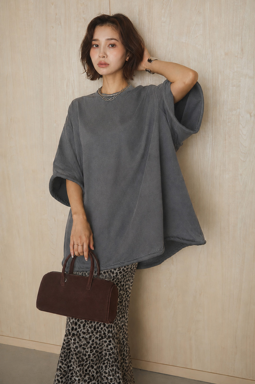 [SET]バックワンポイントデザインオーバーTシャツ+リラックスレオパードナロースカート(2set)