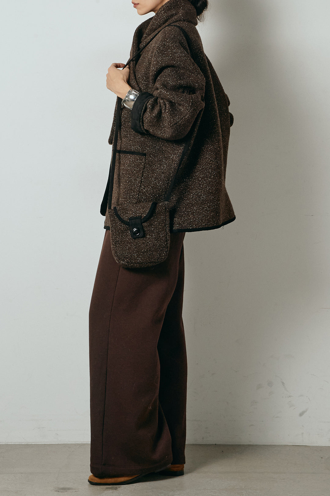 [SET]ノーカラーマフラーバッグ付きアウター+裏起毛スウェットワイドパンツ(2set)