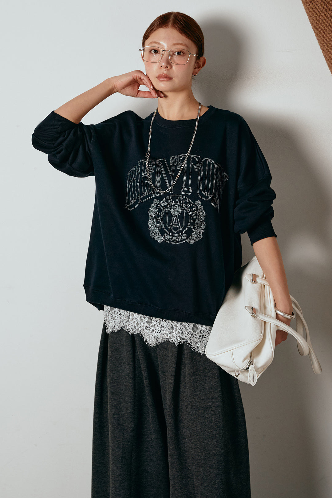 [SET]フロントロゴスウェットプルオーバー+フェイクレザー太ベルト付きタックワイドパンツ(2set)