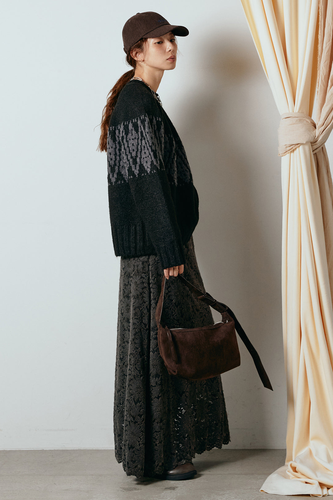 [SET]モノトーン柄ニットトップス+花柄刺繍ベロアフレアスカート(2set)