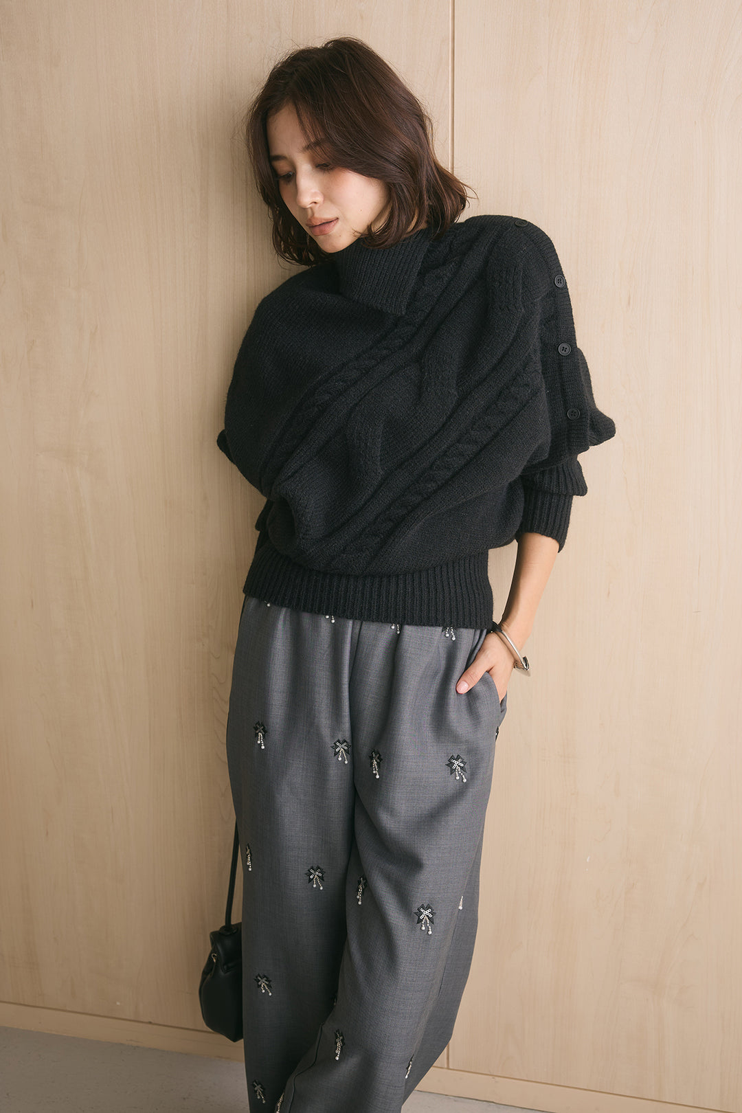 [SET]アシメカラーボタンケーブルニット+総ビーズ刺繍パンツ(2set)