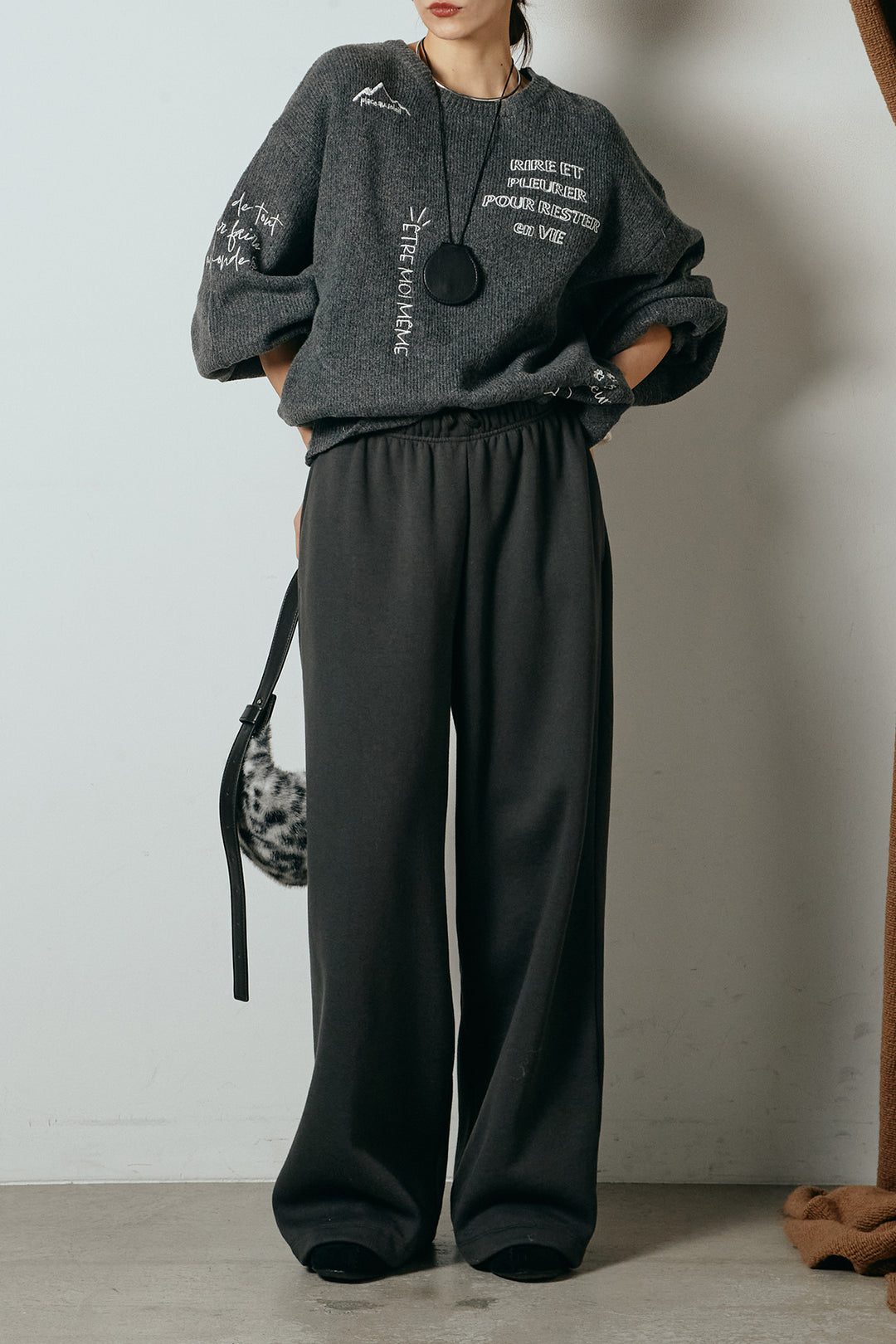 [SET]刺繍ロゴランダムデザインニットトップス+裏起毛スウェットワイドパンツ(2set)