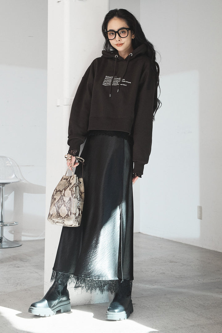 [SET]裏起毛レタリング刺繍フーディショートプルオーバー+裾レースデザインサテンスカート(2set)