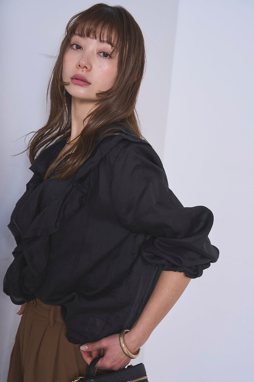 [SET]フリルボタンブラウス+ドライタフタタックバレルパンツ(2set)