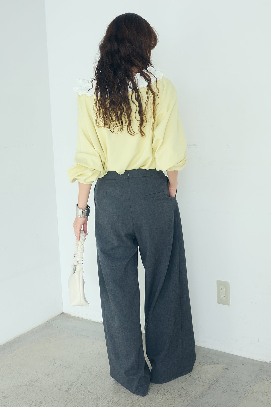 [SET]ネックギャザーフリルスウェット+サイドベルトタック入りスラックス(2set)