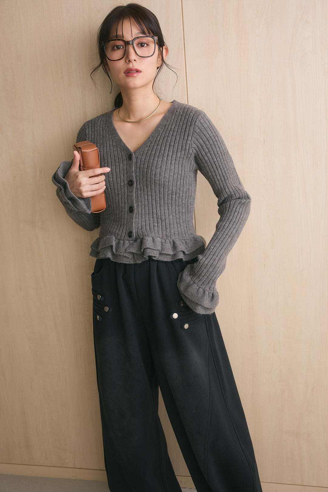 [SET]アルパカタッチボタンフリルカーディガン+ナポレオンディテールカーブパンツ(2set)