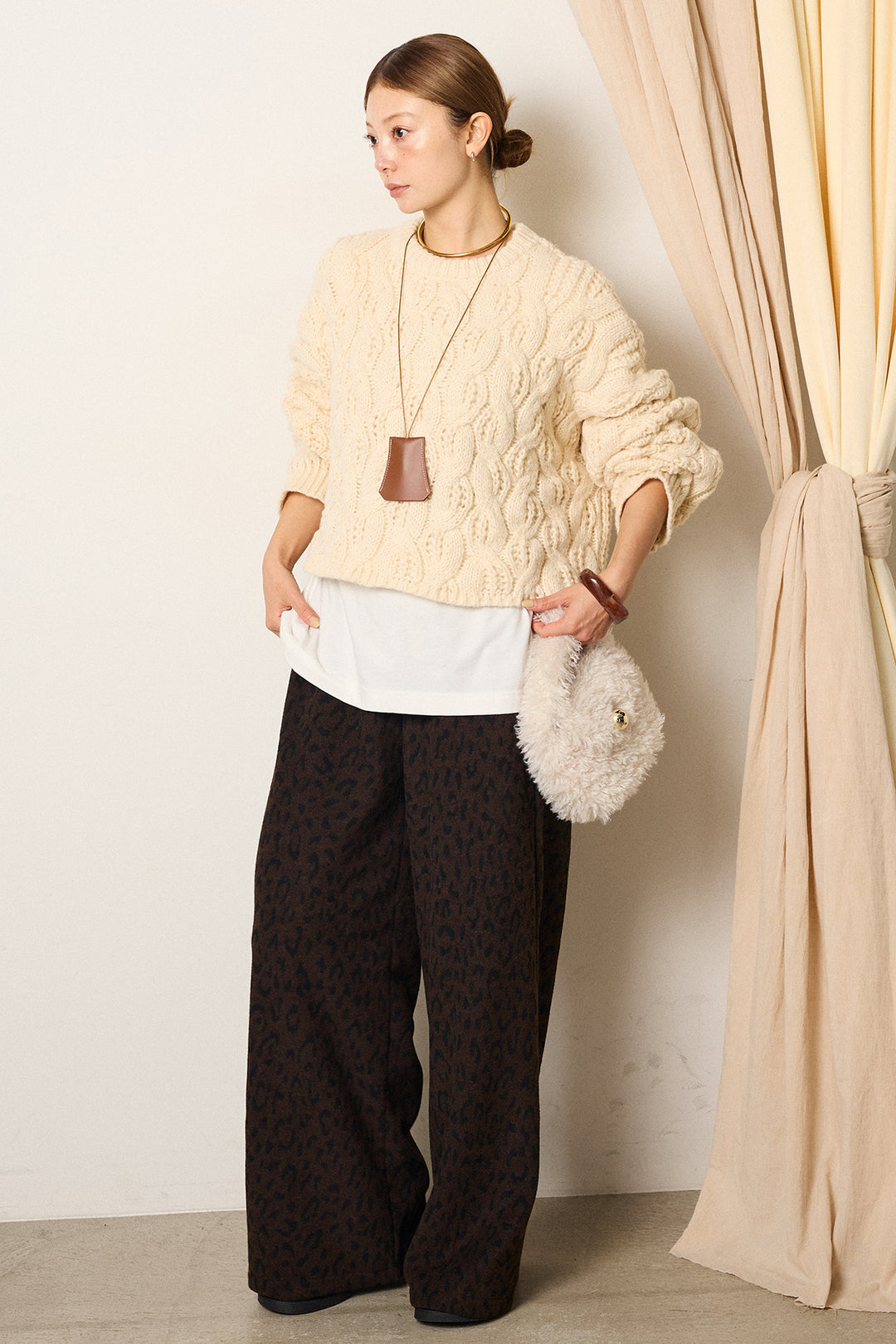 [SET]ケーブルリラックスショートニット+箔プリントBIGシルエットロングスリーブTシャツ+レオパードジャガードニットパンツ(3set)